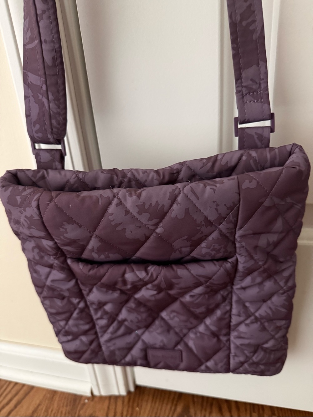 Vera Bradley Quilted Crossbody Shoulder Bag in chrysanthemum